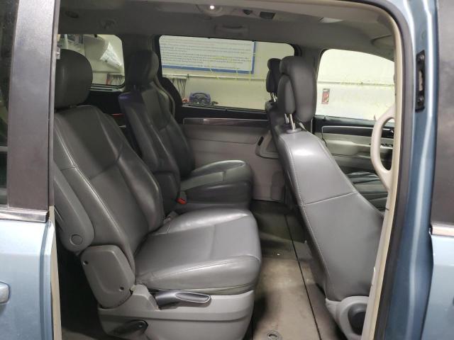 2010 VOLKSWAGEN ROUTAN SE 2V4RW3D13AR231157