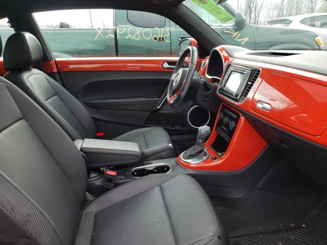2018 VOLKSWAGEN BEETLE SE 3VWJD7AT9JM728633