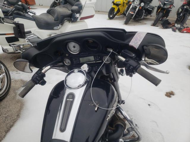 2010 HARLEY-DAVIDSON FLHX 1HD1KB414AB671494