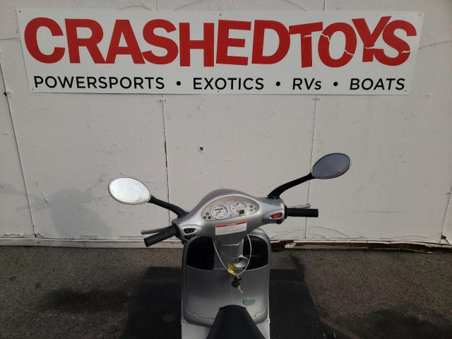 2004 VESPA M198F ZAPM198F545011174