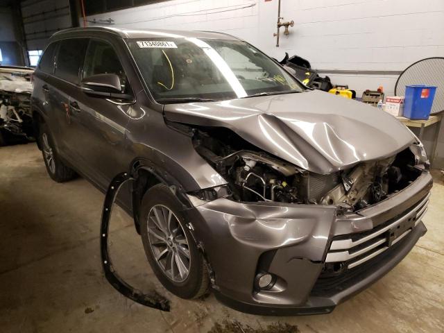 Salvage cars for sale from Copart Wheeling, IL: 2019 Toyota Highlander