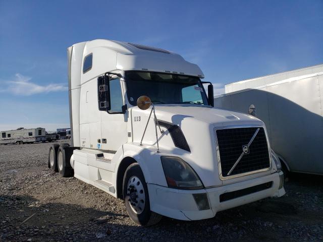 Salvage cars for sale from Copart Louisville, KY: 2011 Volvo VN VNL