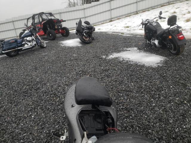 2005 SUZUKI GSX1300 RK JS1GW71A752105234