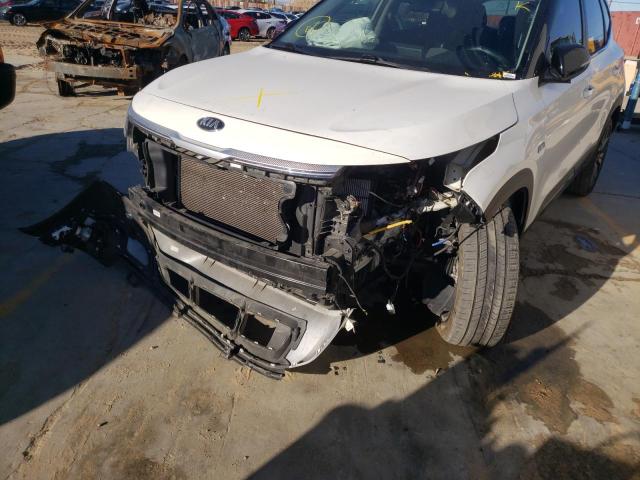 2021 KIA SELTOS S KNDEUCA2XM7043561