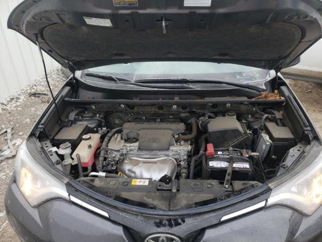 2017 TOYOTA RAV4 LE JTMZFREV3HJ146395