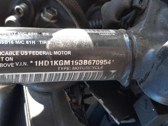 2011 HARLEY-DAVIDSON FLTRU 1HD1KGM19BB670954