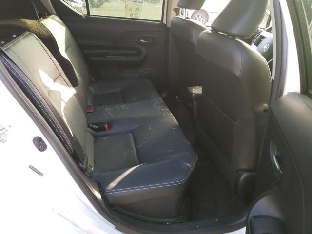 2016 TOYOTA PRIUS C JTDKDTB31G1118083