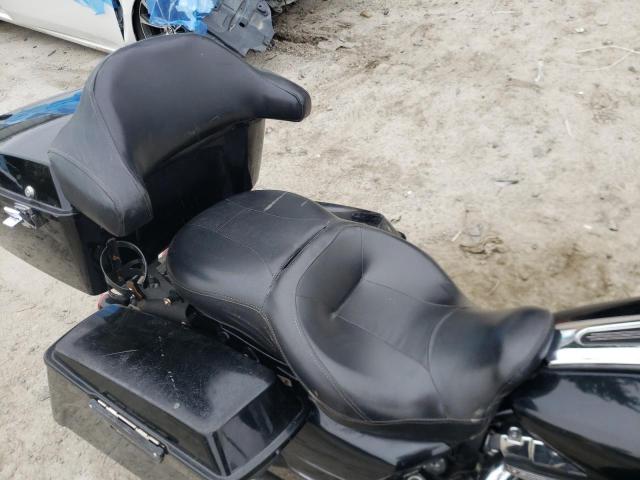 2010 HARLEY-DAVIDSON FLHX 1HD1KB414AB661970