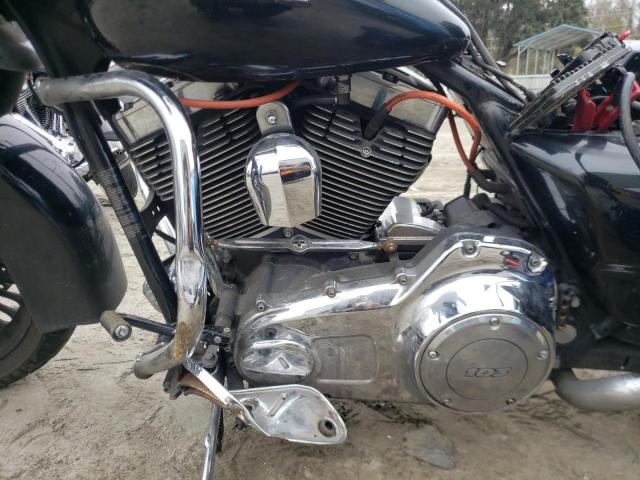 2010 HARLEY-DAVIDSON FLHX 1HD1KB414AB661970