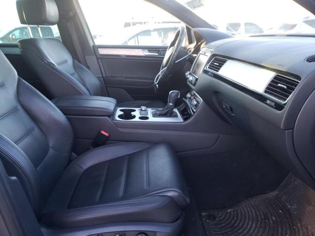 2017 VOLKSWAGEN TOUAREG WO WVGRF7BP3HD000406
