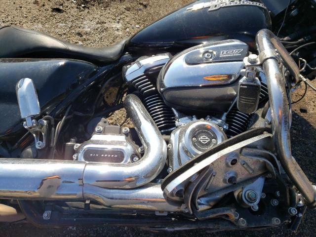 2019 HARLEY-DAVIDSON FLHX 1HD1KBC1XK8643458