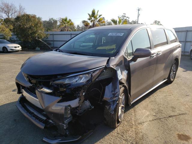 2022 TOYOTA SIENNA XLE 5TDYRKEC8NS092115