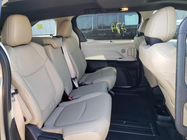 2022 TOYOTA SIENNA XLE 5TDYRKEC8NS092115