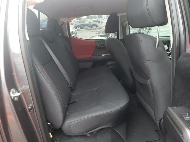5TFAZ5CN7JX068111 Toyota Tacoma Dou 2018. Фото: 5