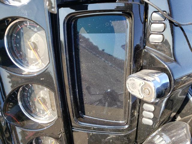 2019 HARLEY-DAVIDSON FLHX 1HD1KBC1XK8643458