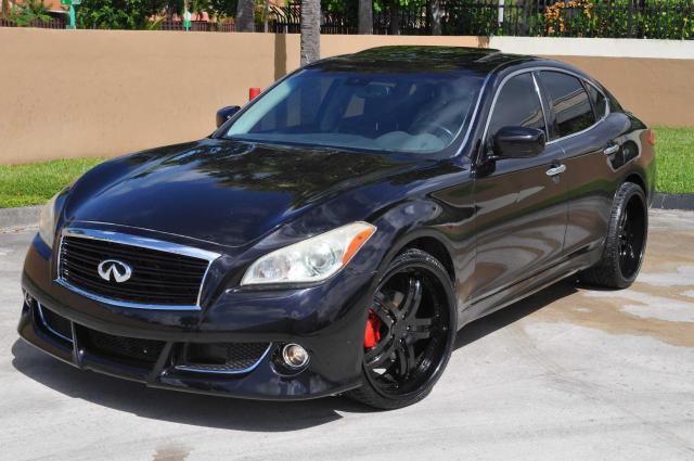 2011 INFINITI M56 X JN1AY1AR7BM570074