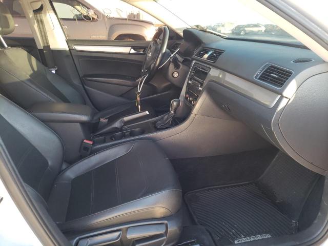 2015 VOLKSWAGEN PASSAT S 1VWAT7A30FC043366