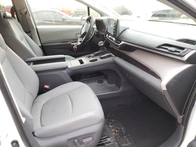 5TDYRKEC2MS053972 Toyota Sienna Xle 2021. Фото: 4