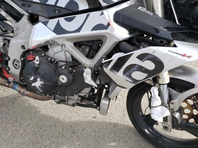 2017 APRILIA TUONO V4 1 ZD4KGUA04HS000453