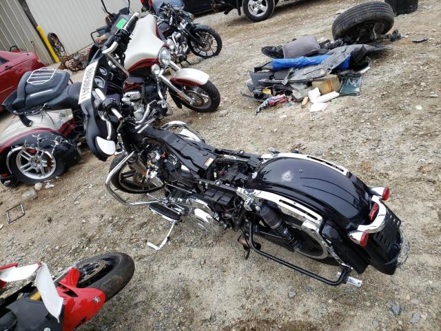 2019 HARLEY-DAVIDSON FLHX 1HD1KBC16KB614989