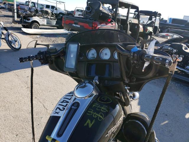 2019 HARLEY-DAVIDSON FLHX 1HD1KBC15KB603515