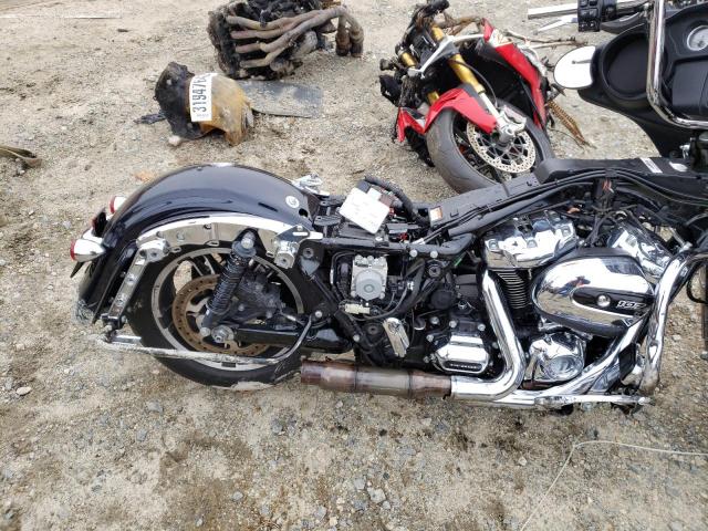 2019 HARLEY-DAVIDSON FLHX 1HD1KBC16KB614989