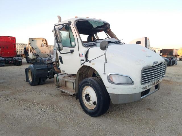 Salvage cars for sale from Copart Abilene, TX: 2005 Freightliner M2 106 MED
