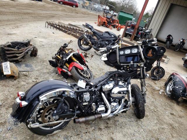 2019 HARLEY-DAVIDSON FLHX 1HD1KBC16KB614989
