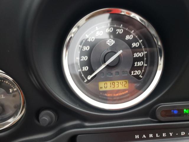 2011 HARLEY-DAVIDSON FLHTK 1HD1KEM1XBB677271
