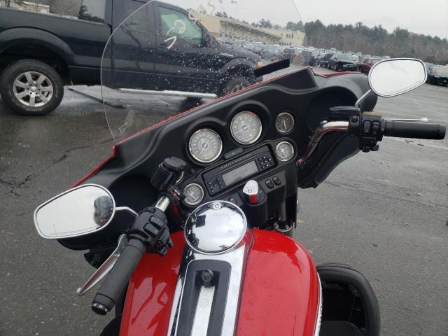2011 HARLEY-DAVIDSON FLHTK 1HD1KEM1XBB677271