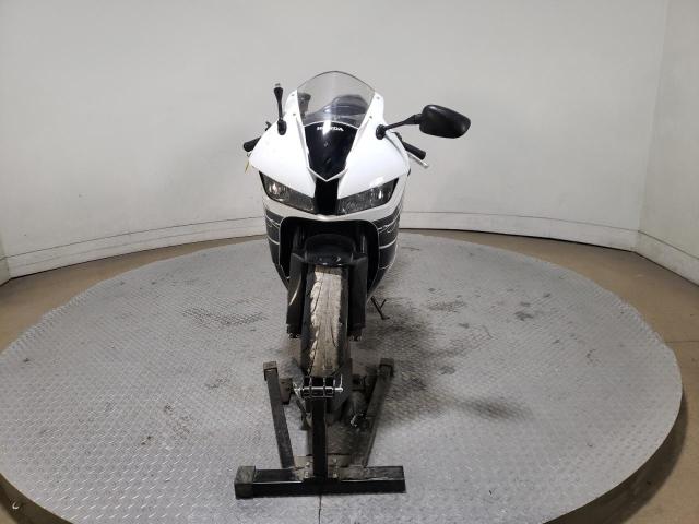 2016 HONDA CBR600 RR JH2PC40J8GK200734