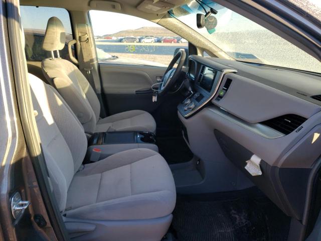 2017 TOYOTA SIENNA LE - 5TDKZ3DC2HS784629