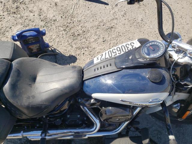 2019 HARLEY-DAVIDSON FLHC 1HD1YAJ23KB025452