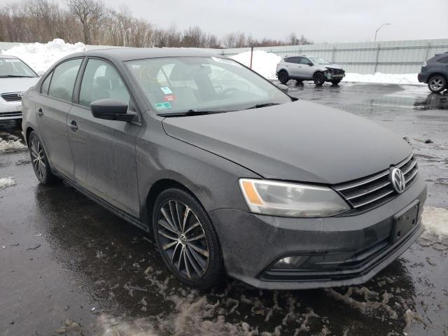 Salvage cars for sale from Copart Assonet, MA: 2016 Volkswagen Jetta Sport