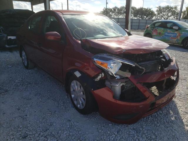  NISSAN VERSA 2018 Червоний