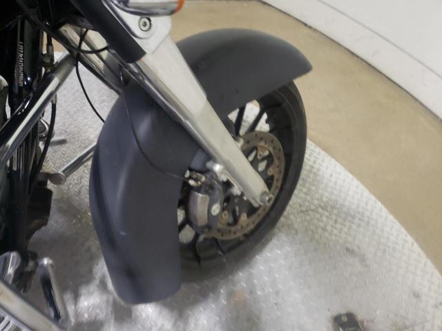 2010 HARLEY-DAVIDSON FLHX 1HD1KB413AB620066