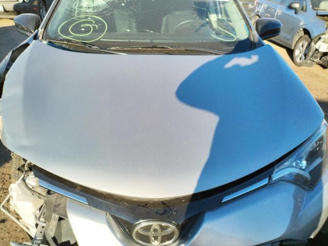2T3ZFREV8JW515971 Toyota Rav4 Le 2018. Фото: 6