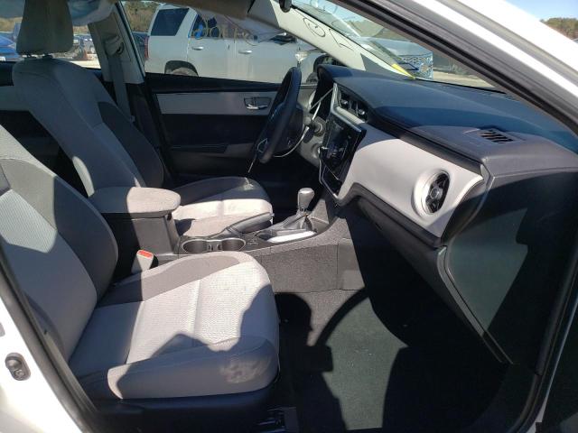 5YFBURHE7HP693099 Toyota Corolla L 2017. Фото: 4