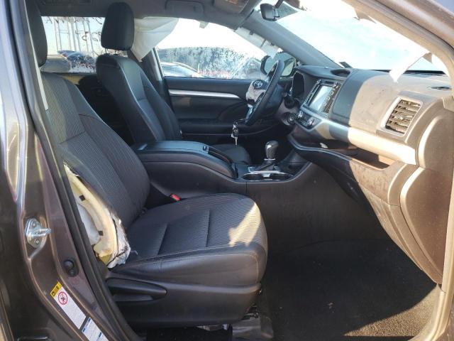 5TDBZRFH1JS894945 Toyota Highlander 2018. Фото: 4