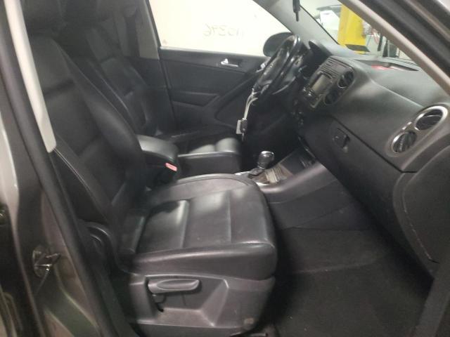 2011 VOLKSWAGEN TIGUAN S - WVGBV7AX8BW543431