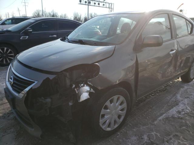3N1CN7AP2DL821499 Nissan Versa S 2013. Фото: 8