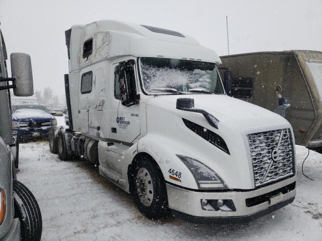 Salvage cars for sale from Copart Casper, WY: 2018 Volvo VN VNL