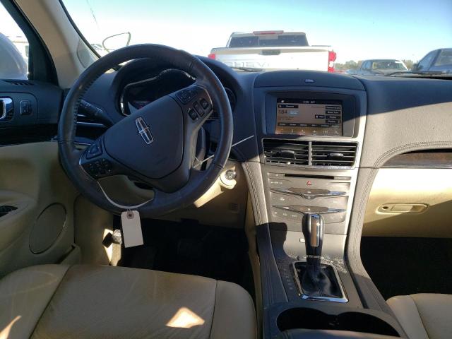 2017 LINCOLN MKT 2LMHJ5AT8HBL00885