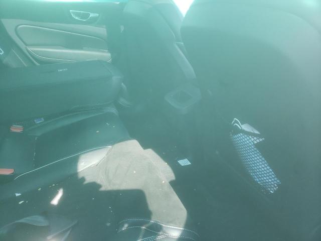 2018 VOLVO XC60 T5 R- LYV102RM6JB101067