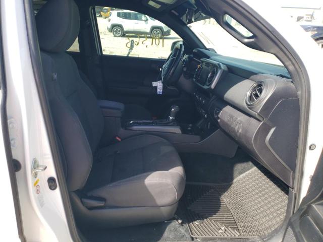 3TMAZ5CN6JM072043 Toyota Tacoma Dou 2018. Фото: 4