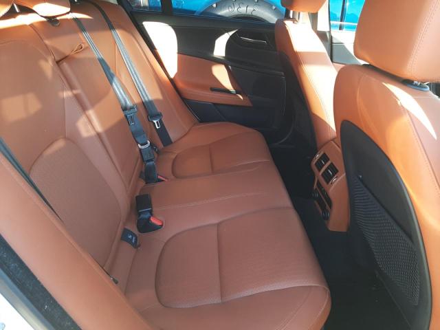 2018 JAGUAR XE PORTFOL SAJAN4EV6JCP17036