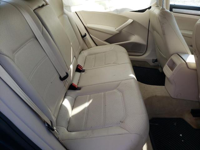 2015 VOLKSWAGEN PASSAT S - 1VWAT7A32FC082606