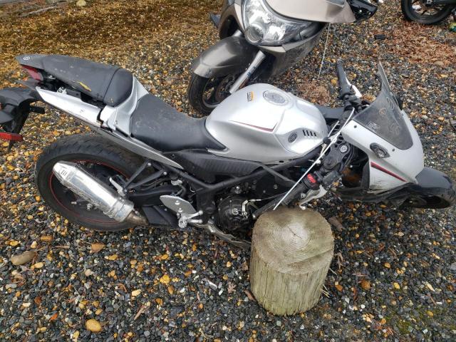 2020 YAMAHA YZFR3 A MH3RH18Y6LK003172