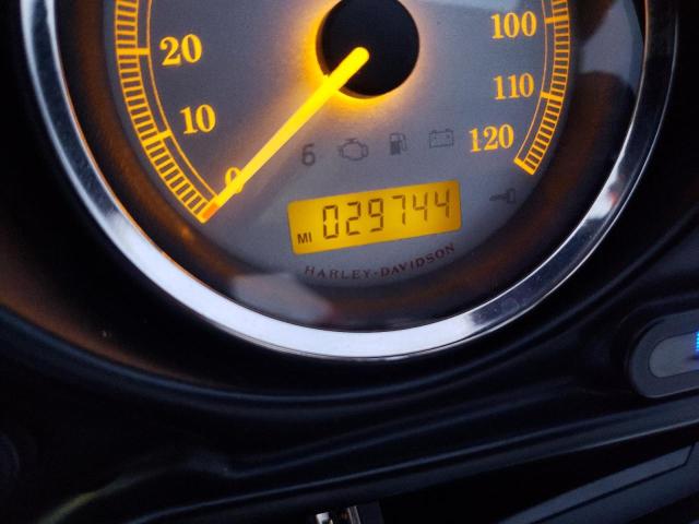 2011 HARLEY-DAVIDSON FLHX 1HD1KBM11BB653648