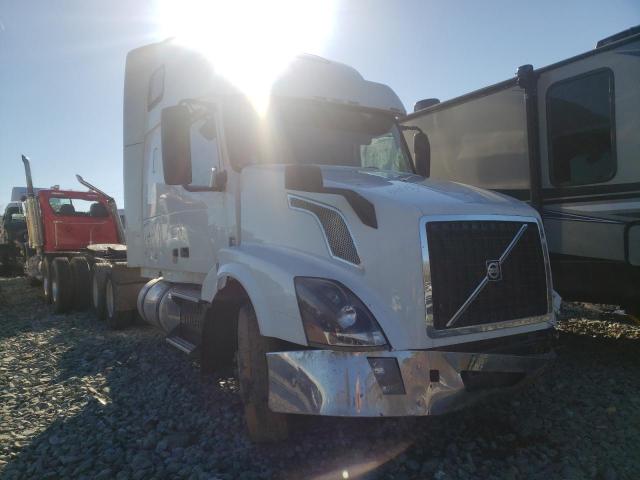 Salvage trucks for sale at Mebane, NC auction: 2014 Volvo VN VNL